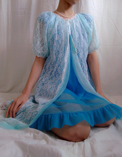 1960s Vintage Sweet Cotton Candy Blue Lace Peignoir