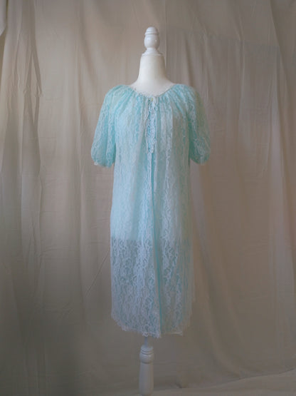 1960s Vintage Sweet Cotton Candy Blue Lace Peignoir