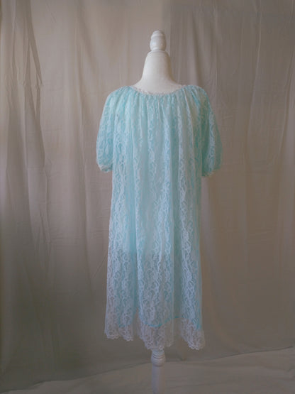 1960s Vintage Sweet Cotton Candy Blue Lace Peignoir