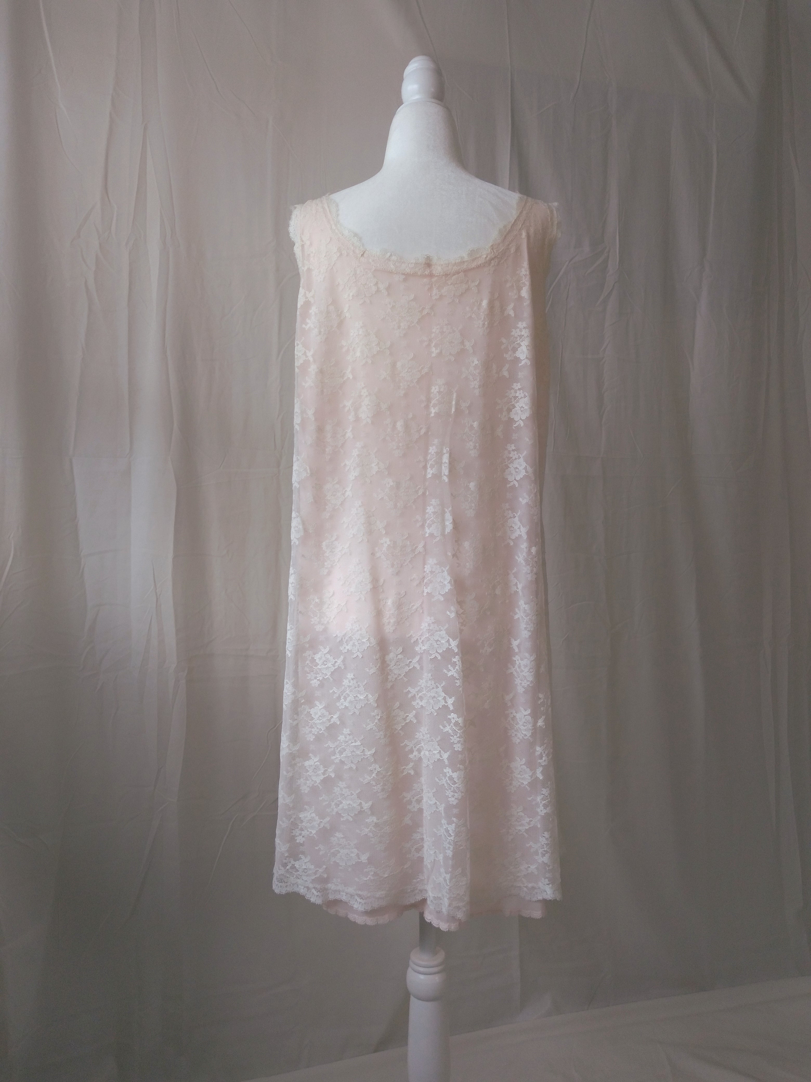 1960s Vintage Gossard Artemis Pastel Pink Lace Nightgown & Peignoir Set