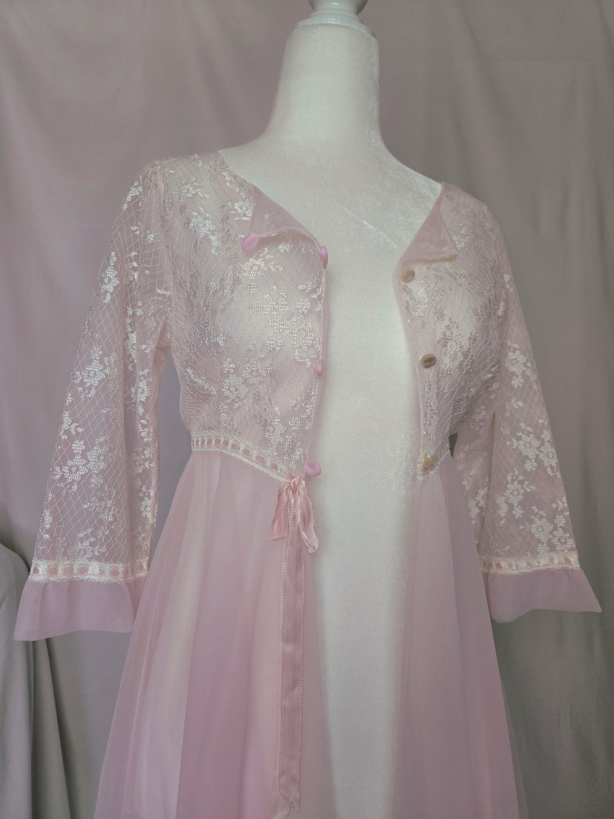 1960s Vintage Radcliffe Pastel Pink Lace And Chiffon Peignoir