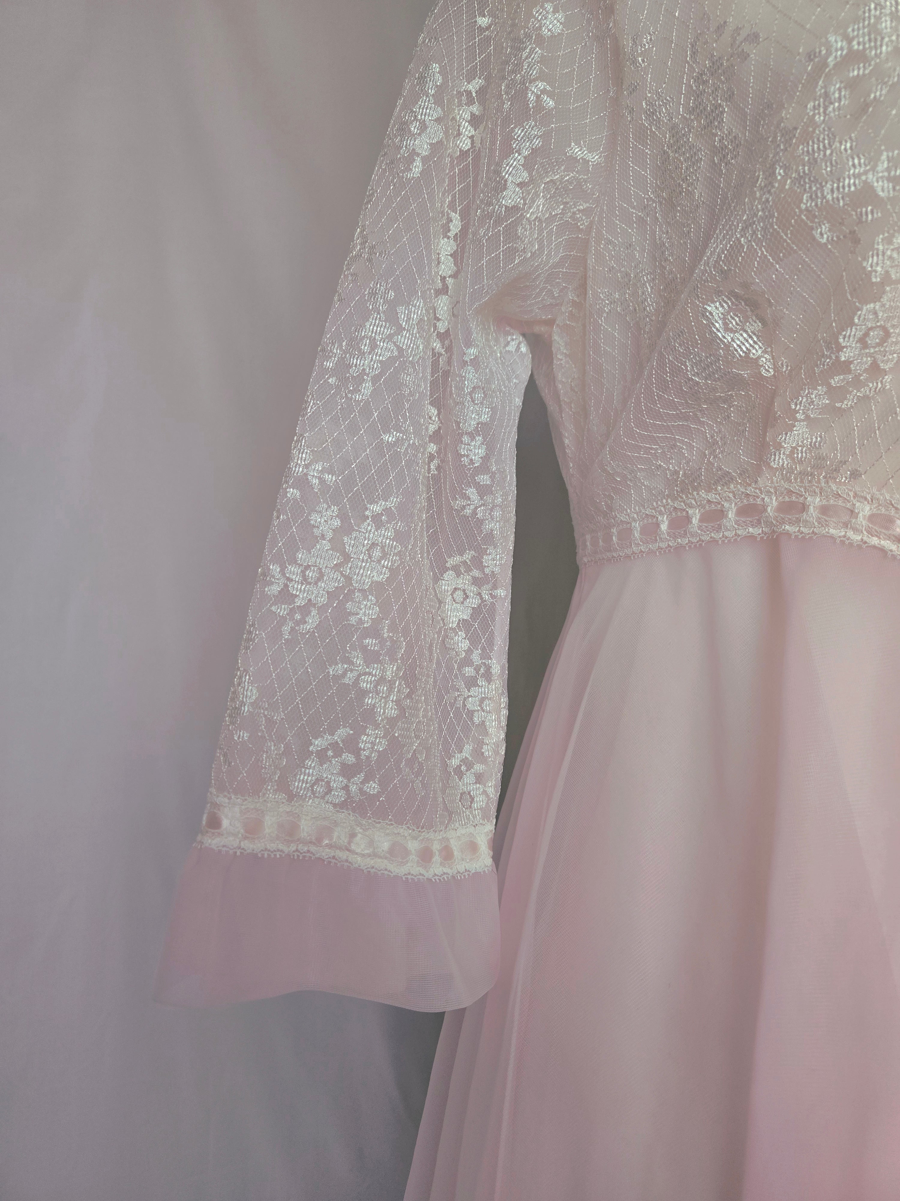 1960s Vintage Radcliffe Pastel Pink Lace And Chiffon Peignoir