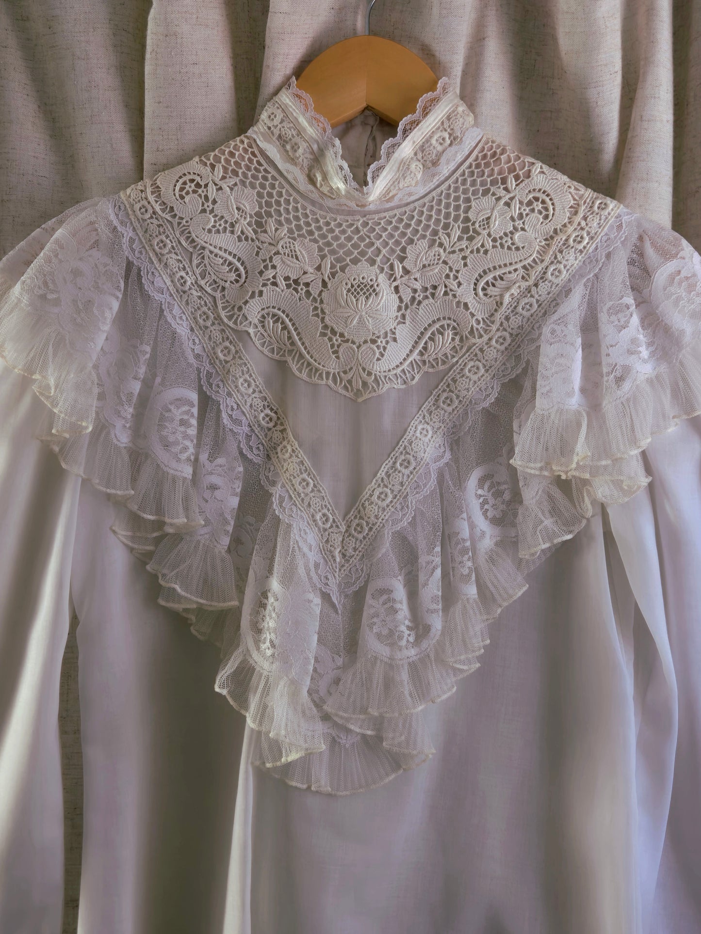 1970s Vintage Gunne Sax Ivory Ruffle And Lace Blouse