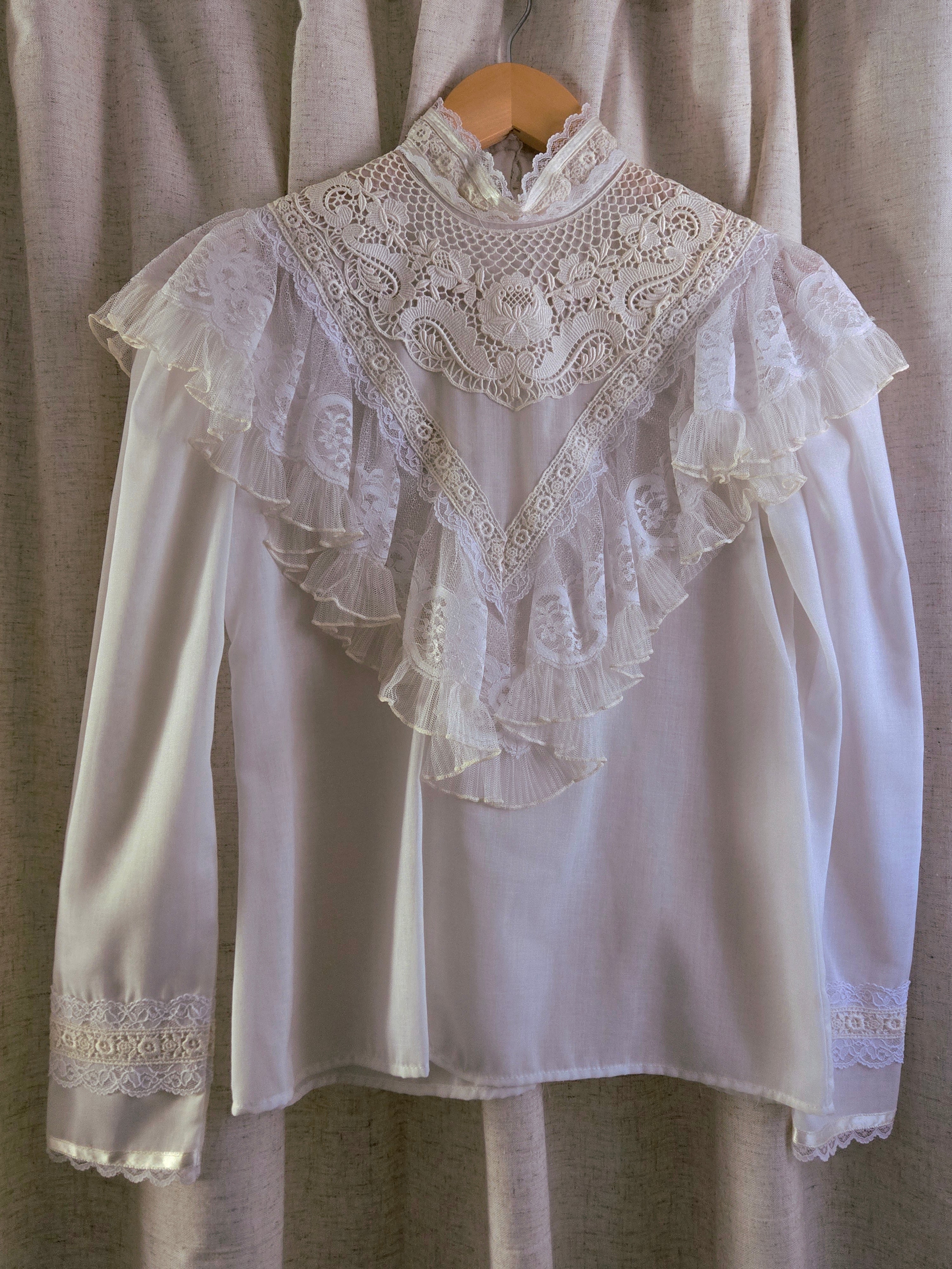 1970s Vintage Gunne Sax Ivory Ruffle And Lace Blouse