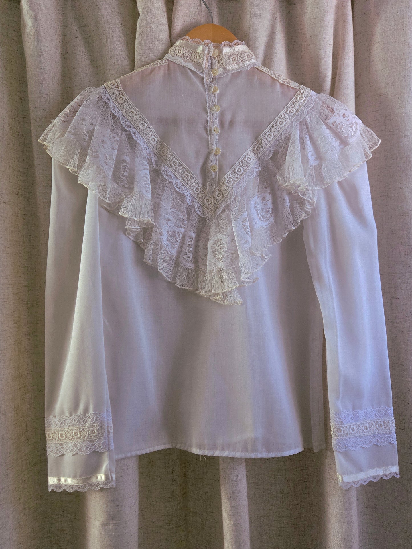 1970s Vintage Gunne Sax Ivory Ruffle And Lace Blouse