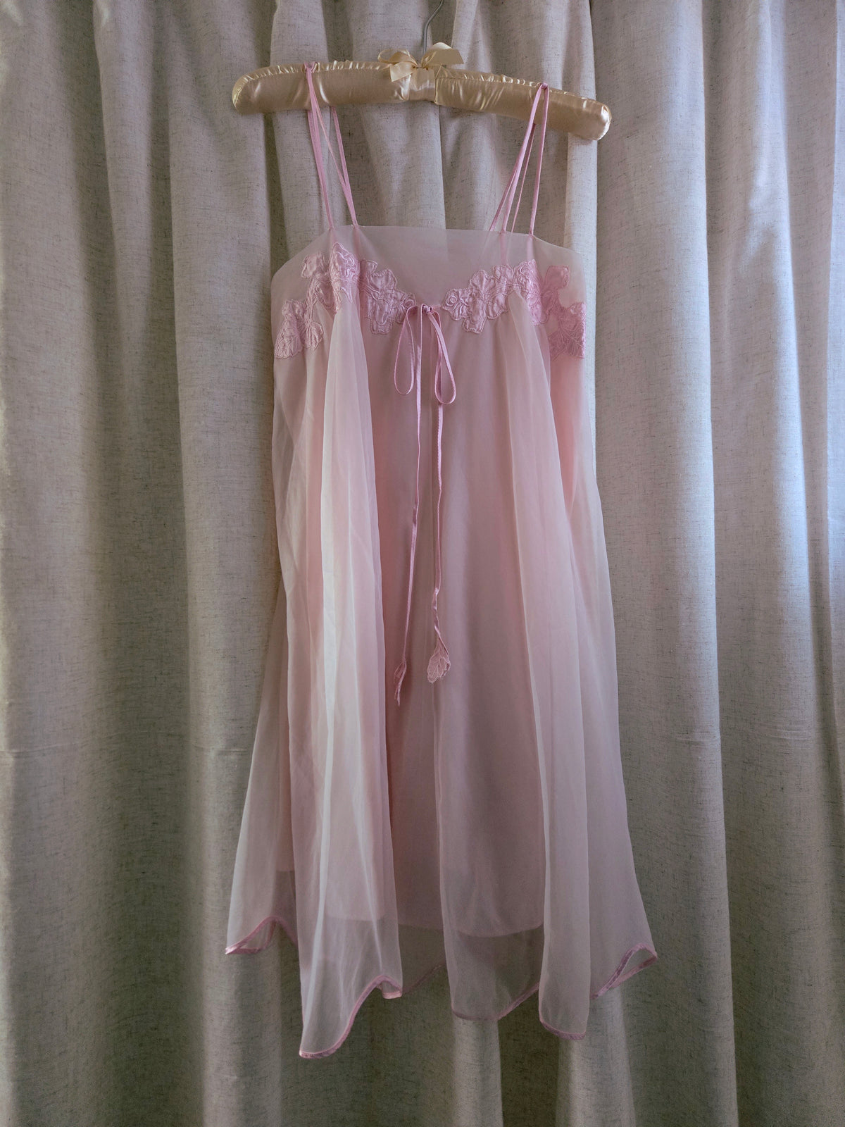 1950s Vintage Eyeful Pastel Pink Chiffon A-Line Nightgown
