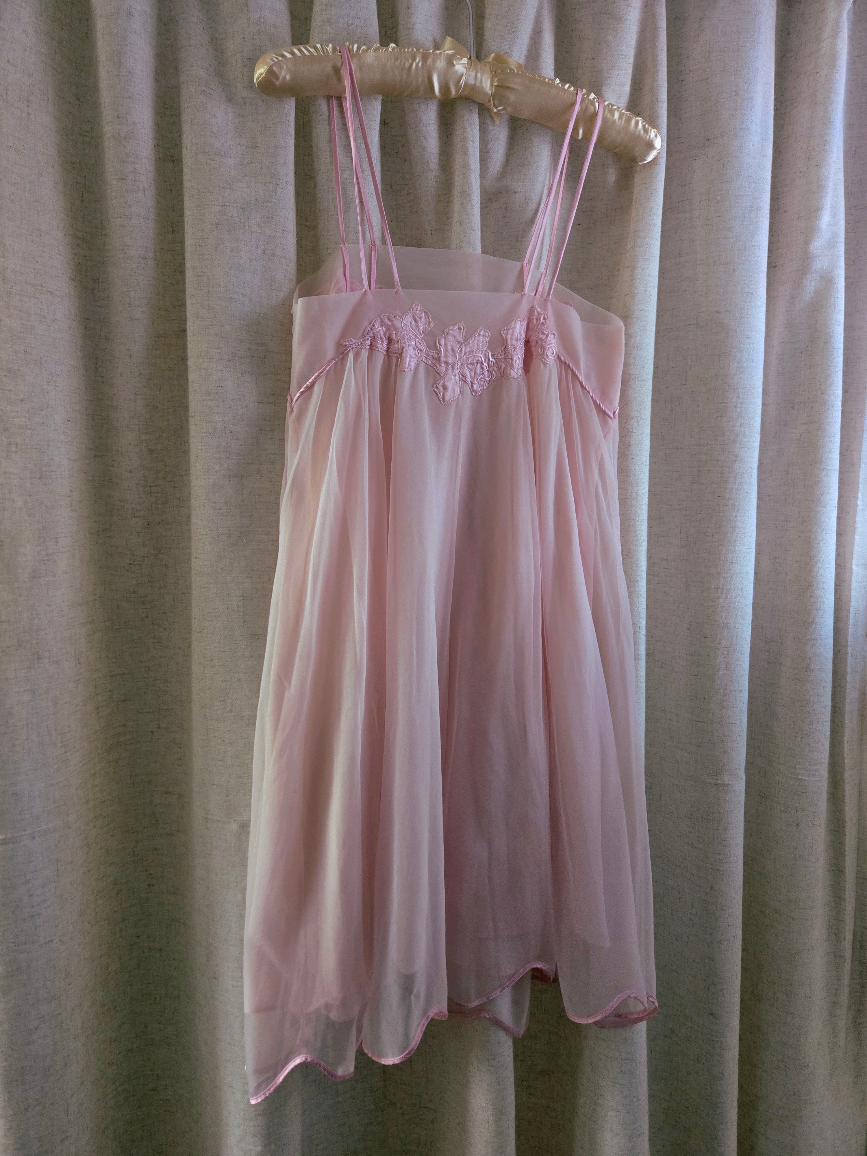 1950s Vintage Eyeful Pastel Pink Chiffon A-Line Nightgown