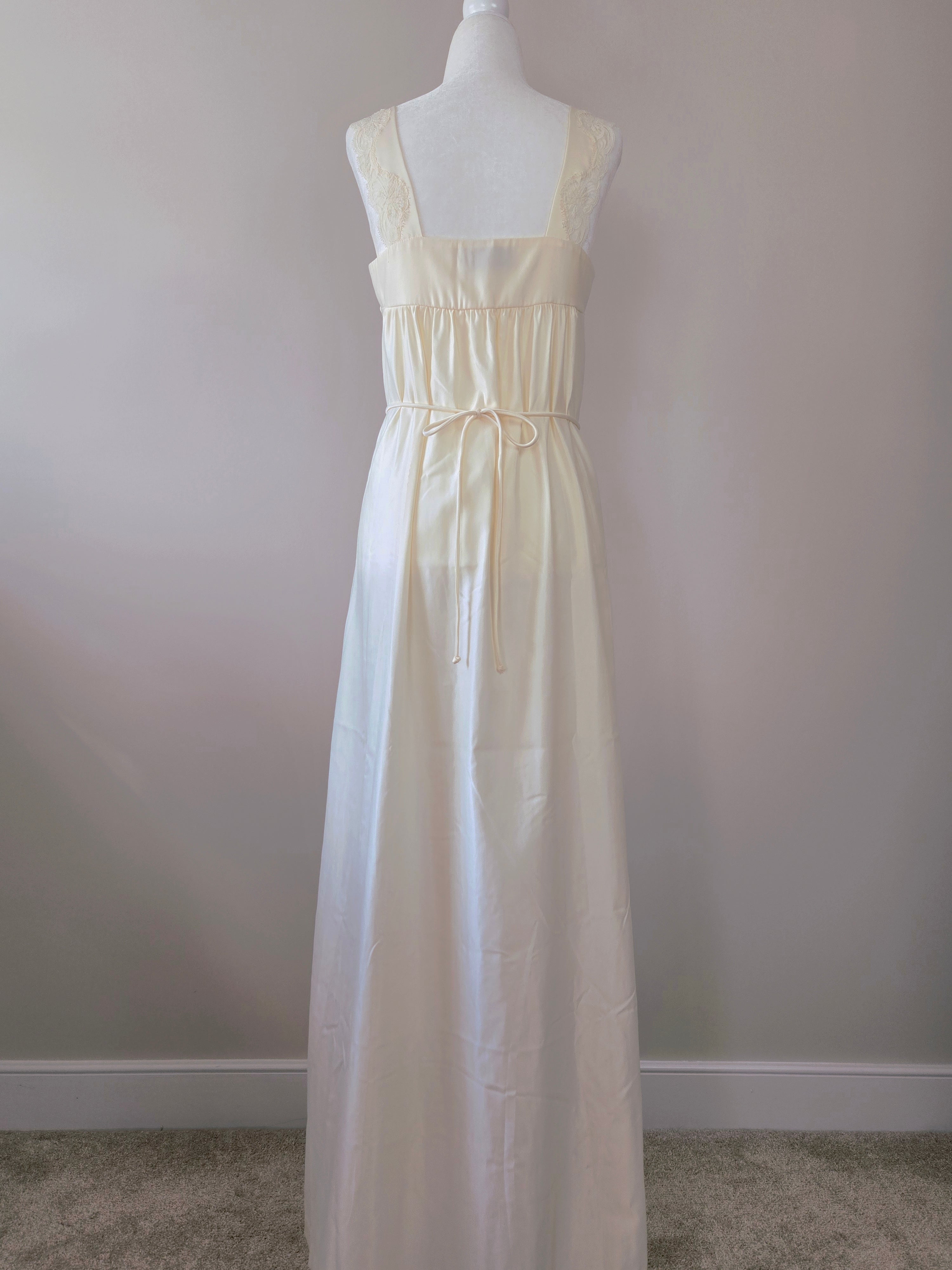 1970s Vintage Lily of France "Whispering Dreams" Ivory Gown