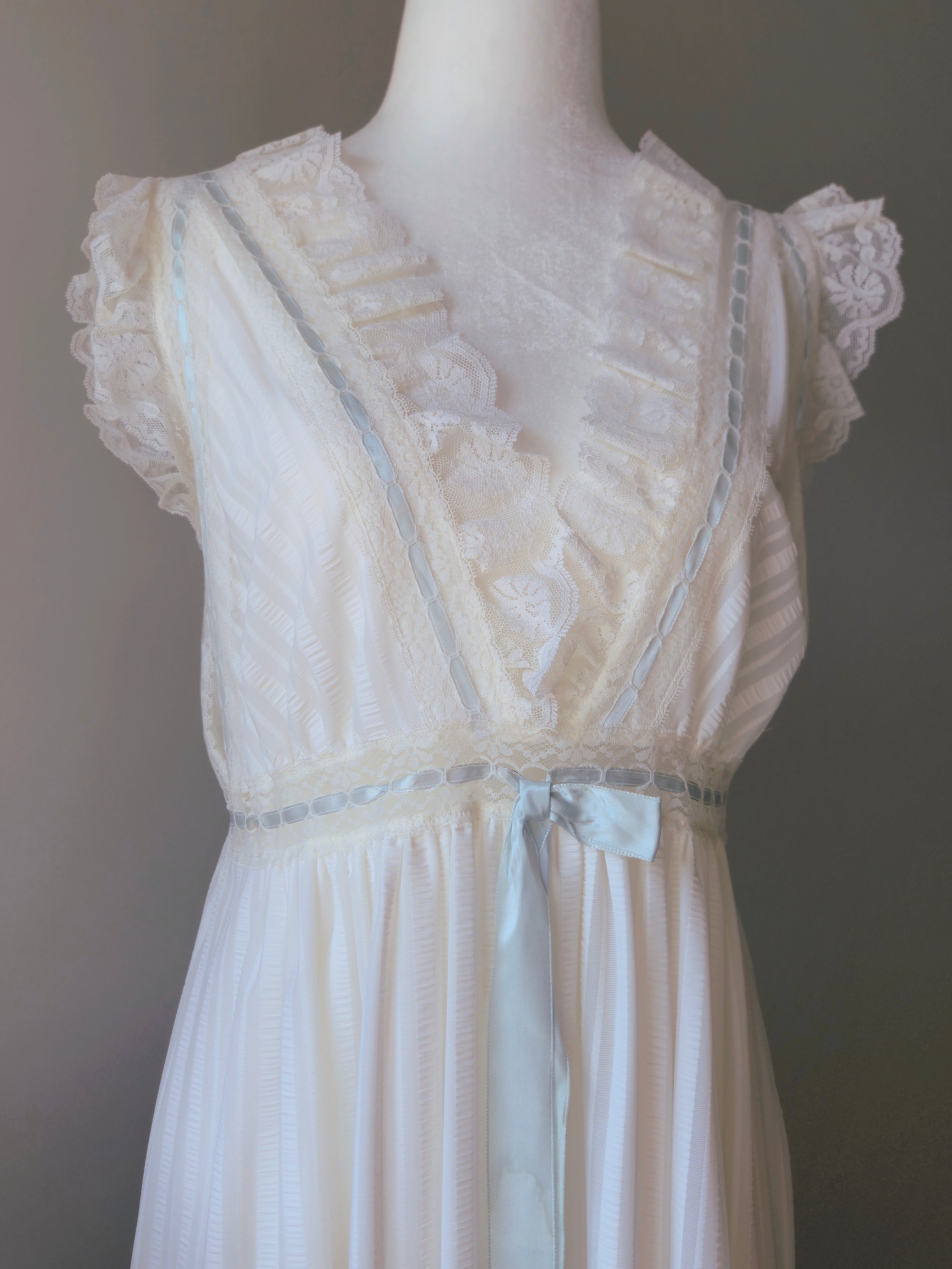 1960s Vintage Chevette White Striped Bridal Nightgown & Peignoir Set