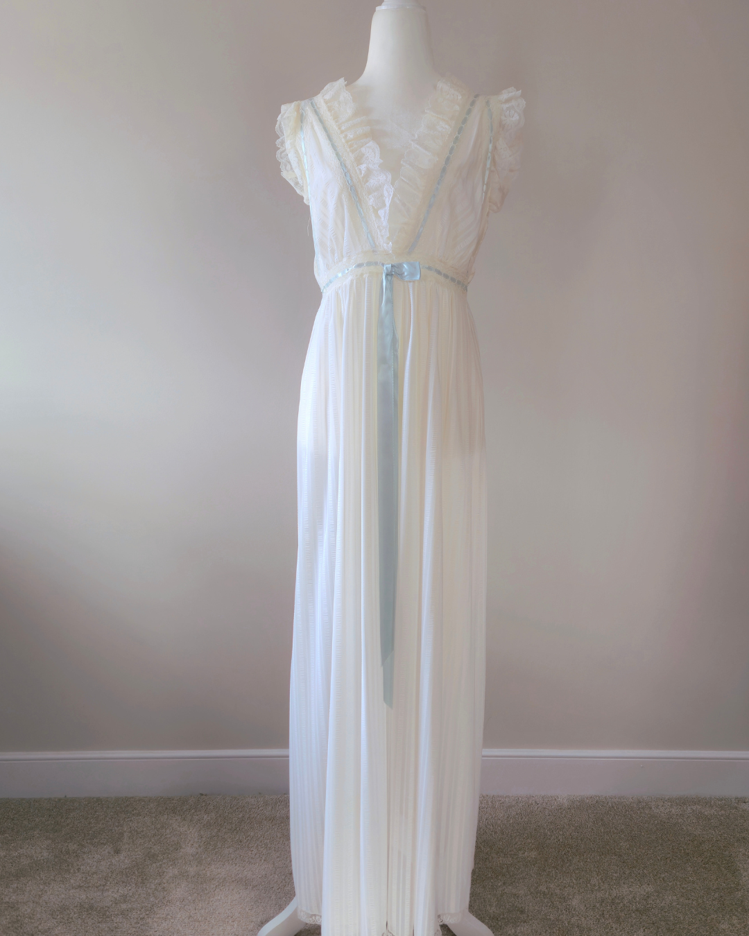 1960s Vintage Chevette White Striped Bridal Nightgown & Peignoir Set