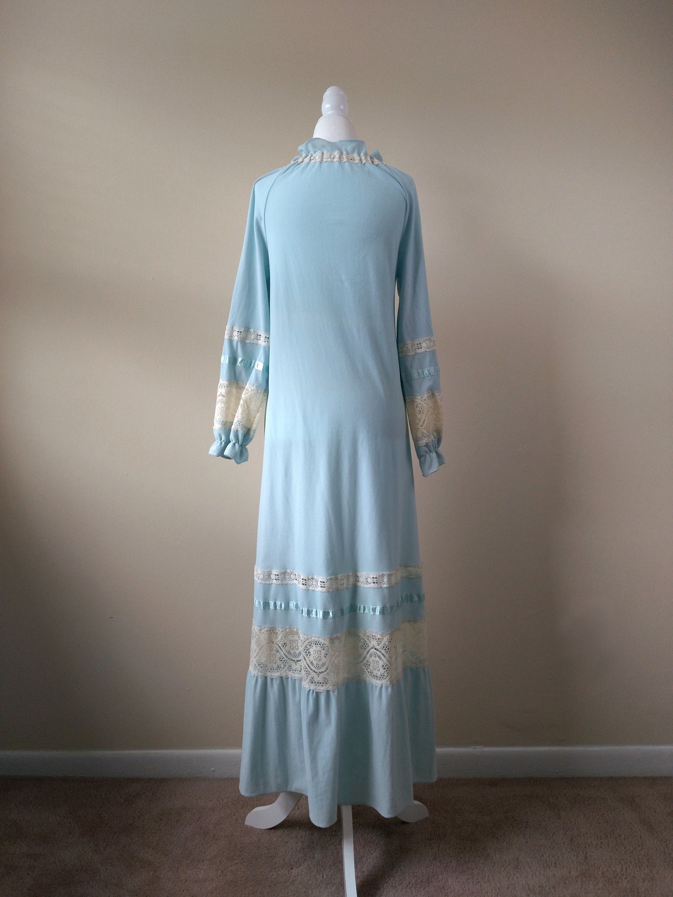 1960s Vintage Gossard Artemis Sky Blue Nightgown