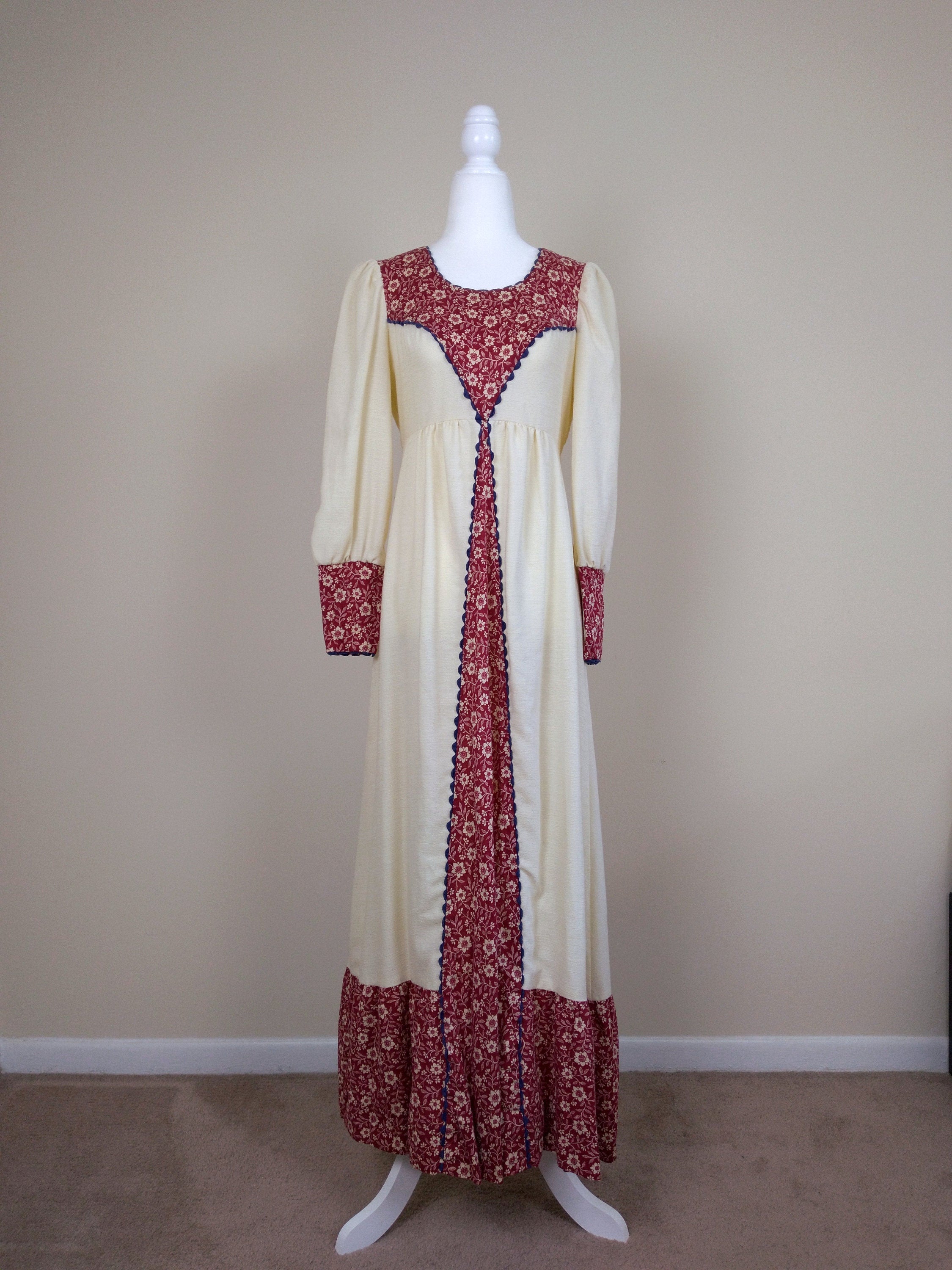 1970s Vintage Youth Beat Calico Prairie Dress