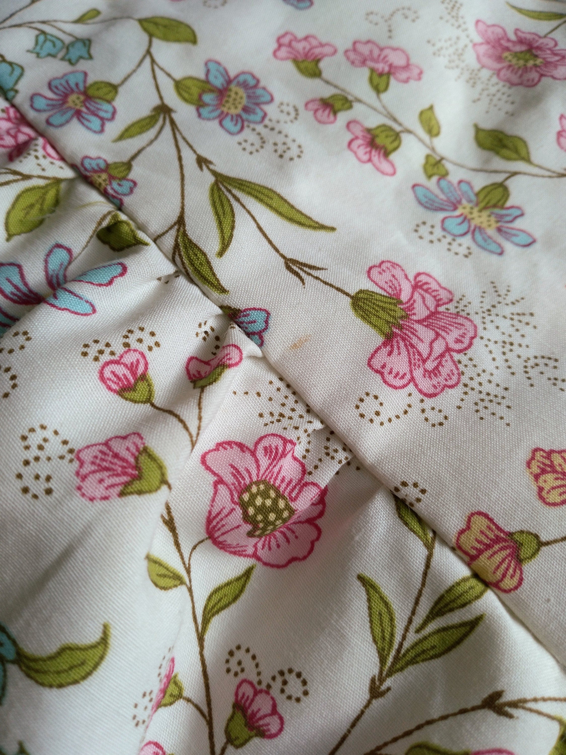 1970s Vintage Handmade Springtime Calico Floral Prairie Dress