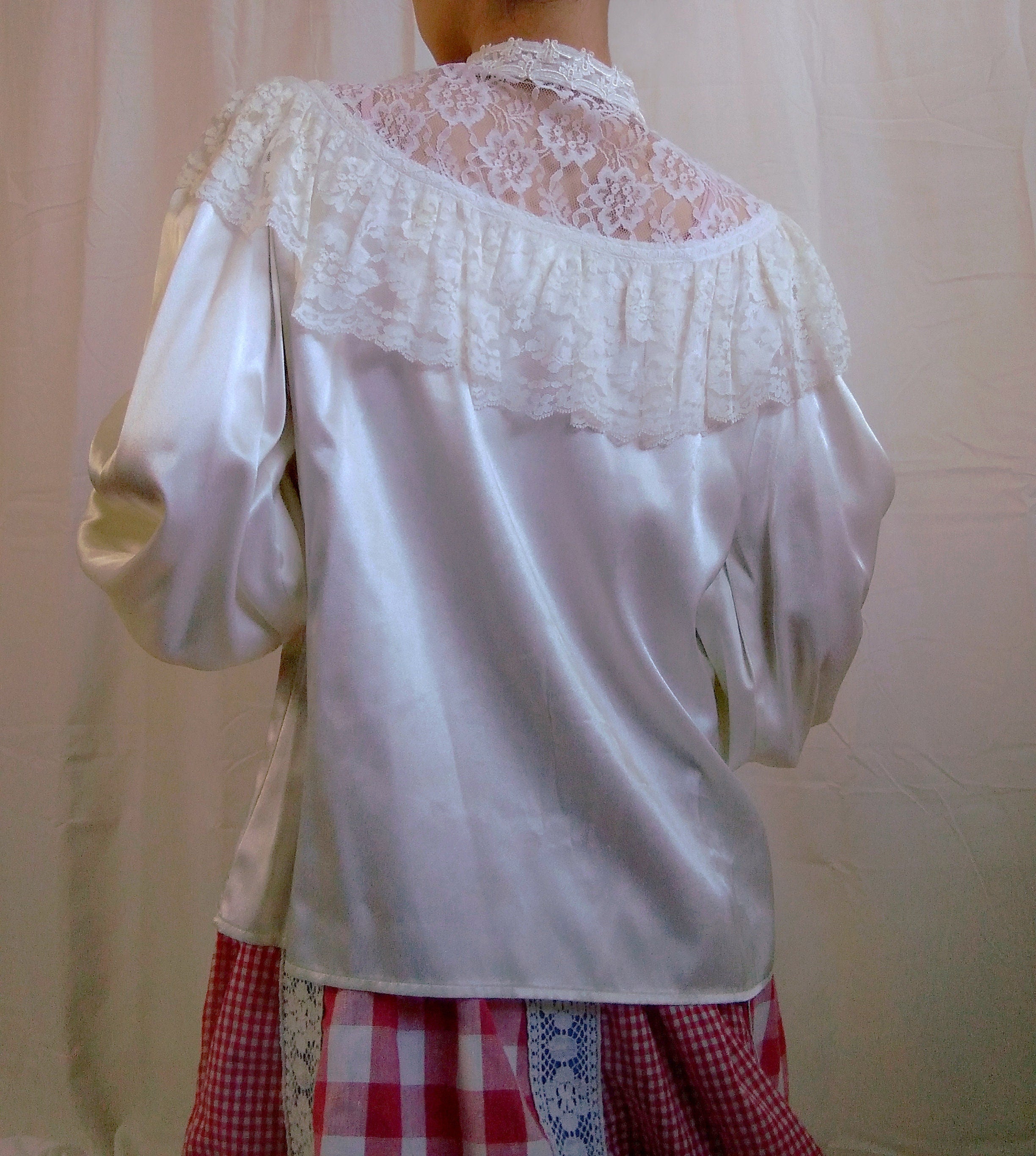 1970s Vintage Gunne Sax Ivory Lace Yoke Prairie Satin Blouse
