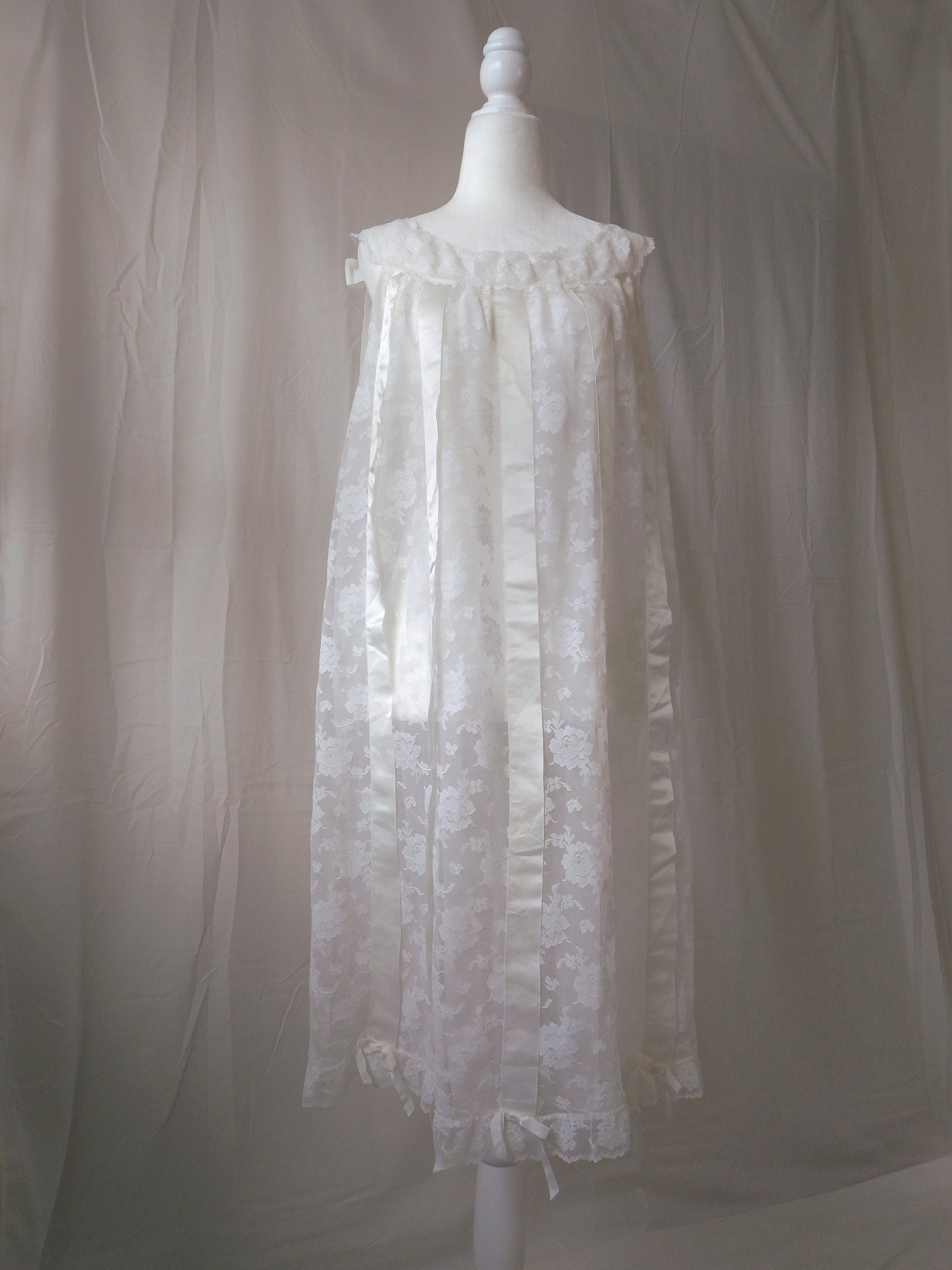 1960s Vintage Aristocraft White Lace & Ribbon Nightgown