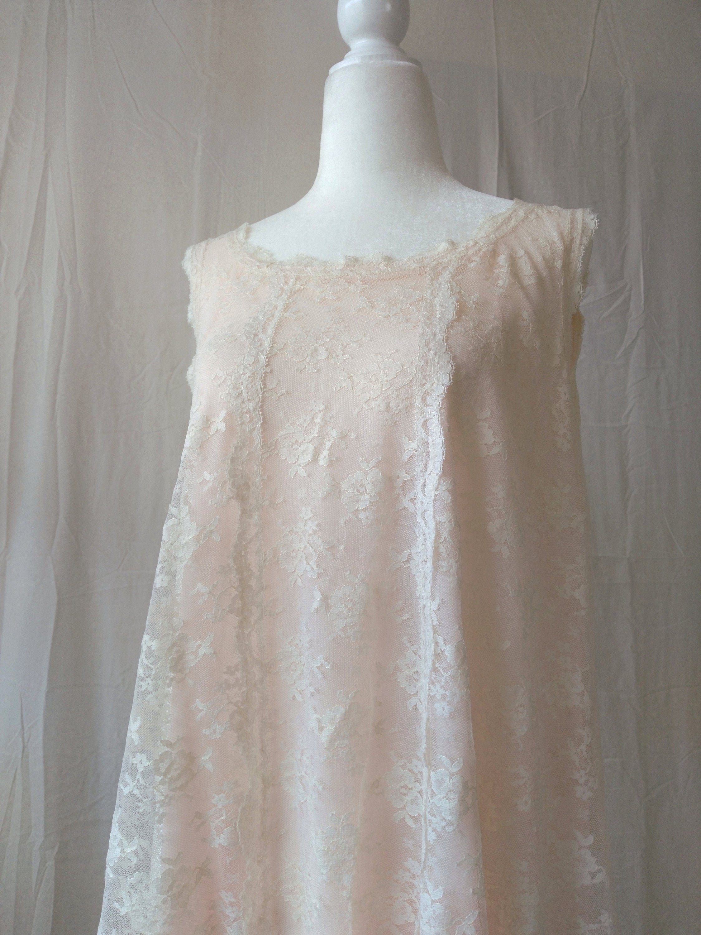 1960s Vintage Gossard Artemis Pastel Pink Lace Nightgown & Peignoir Set
