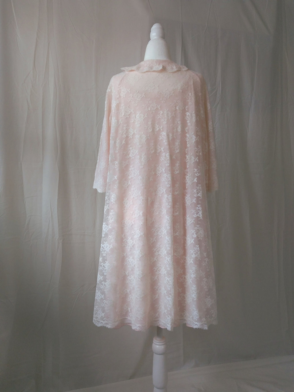 1960s Vintage Gossard Artemis Pastel Pink Lace Nightgown & Peignoir Set