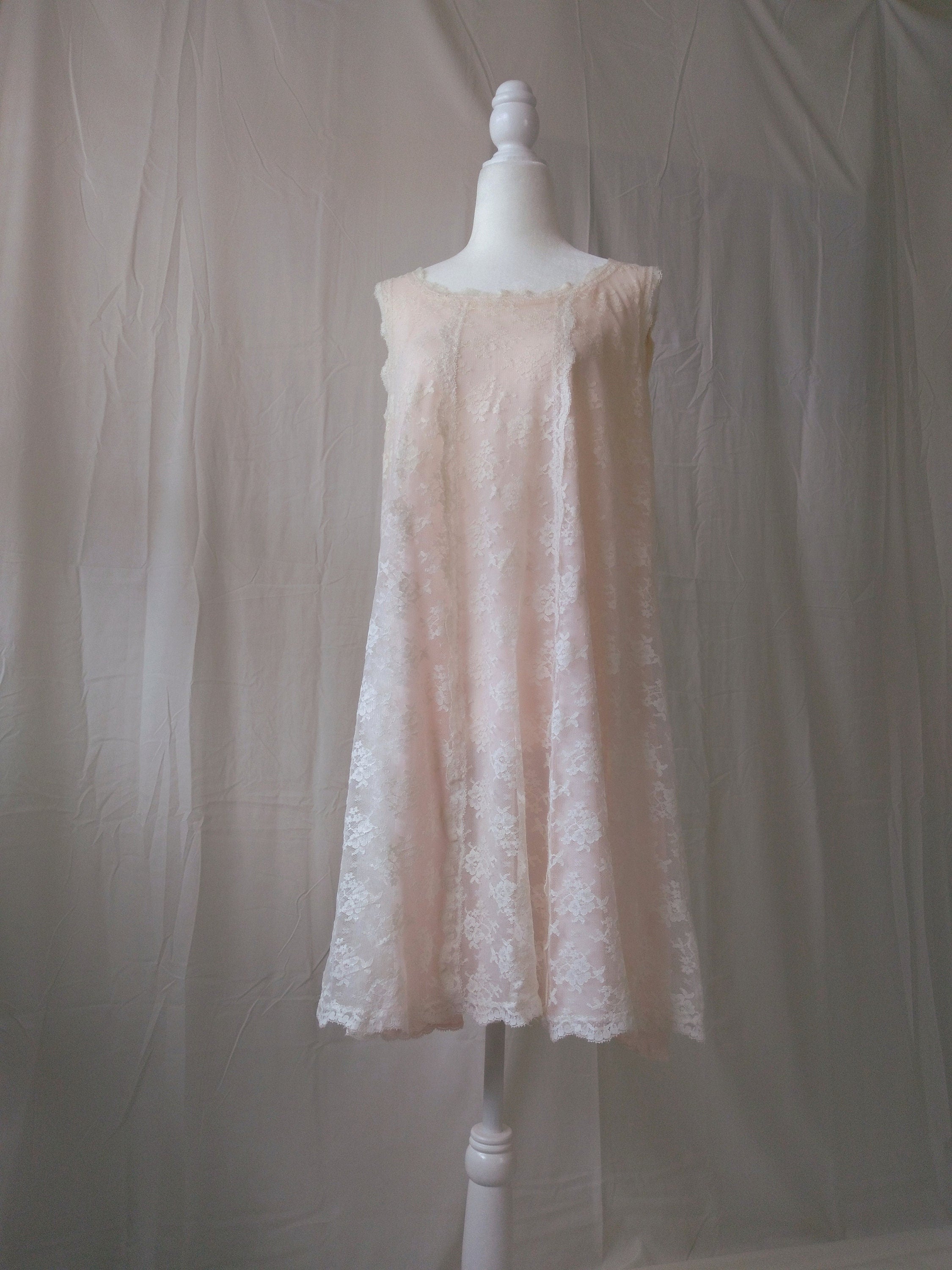 1960s Vintage Gossard Artemis Pastel Pink Lace Nightgown & Peignoir Set