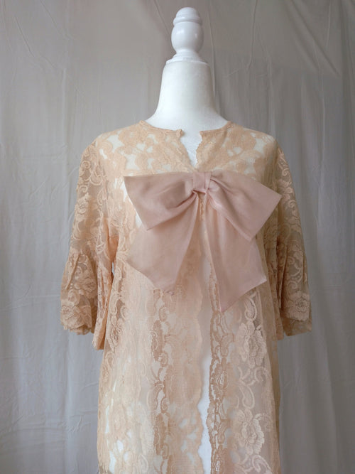 1950s Vintage Beige Lace And Bow Peignoir