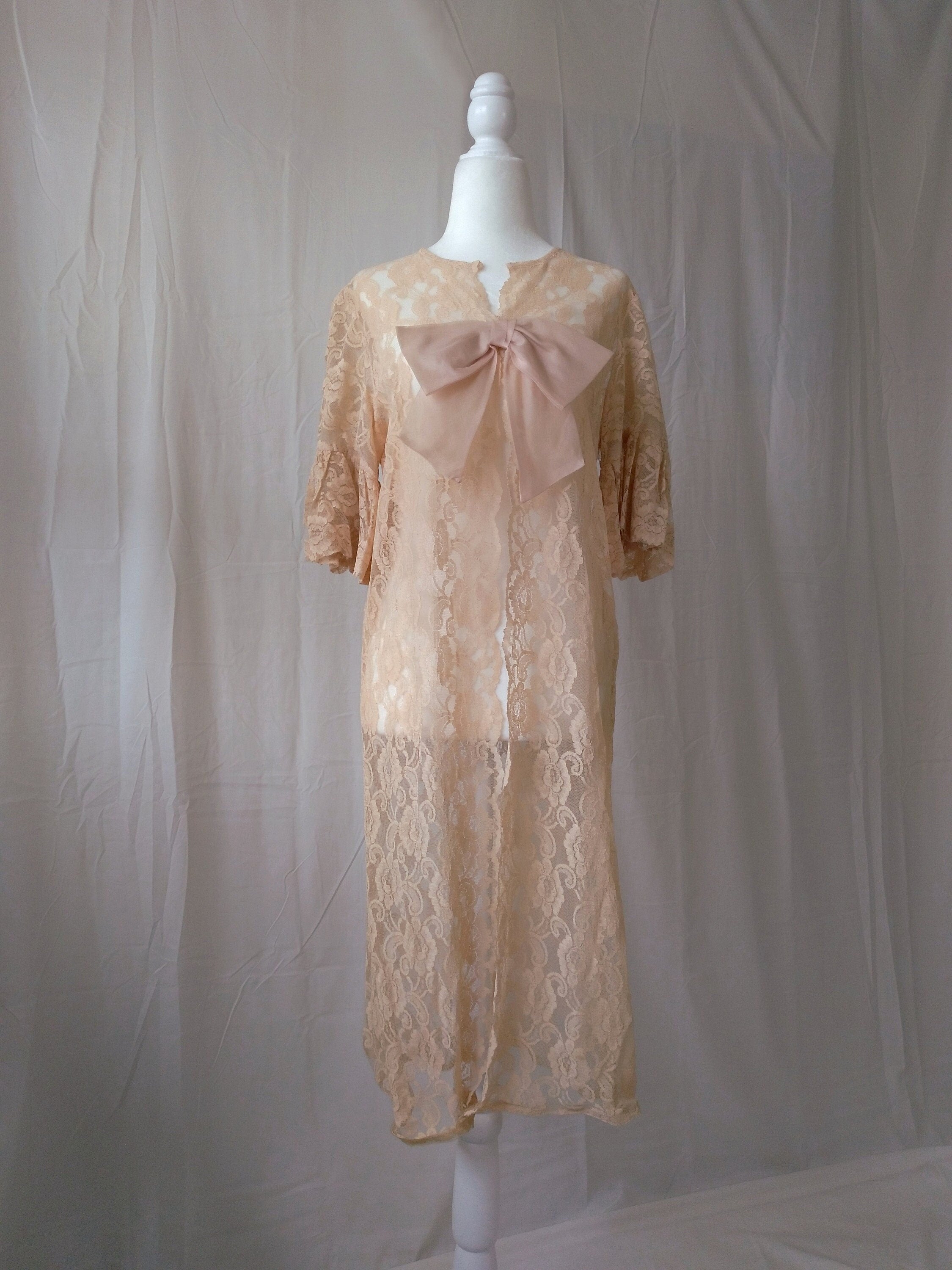 1950s Vintage Beige Lace And Bow Peignoir