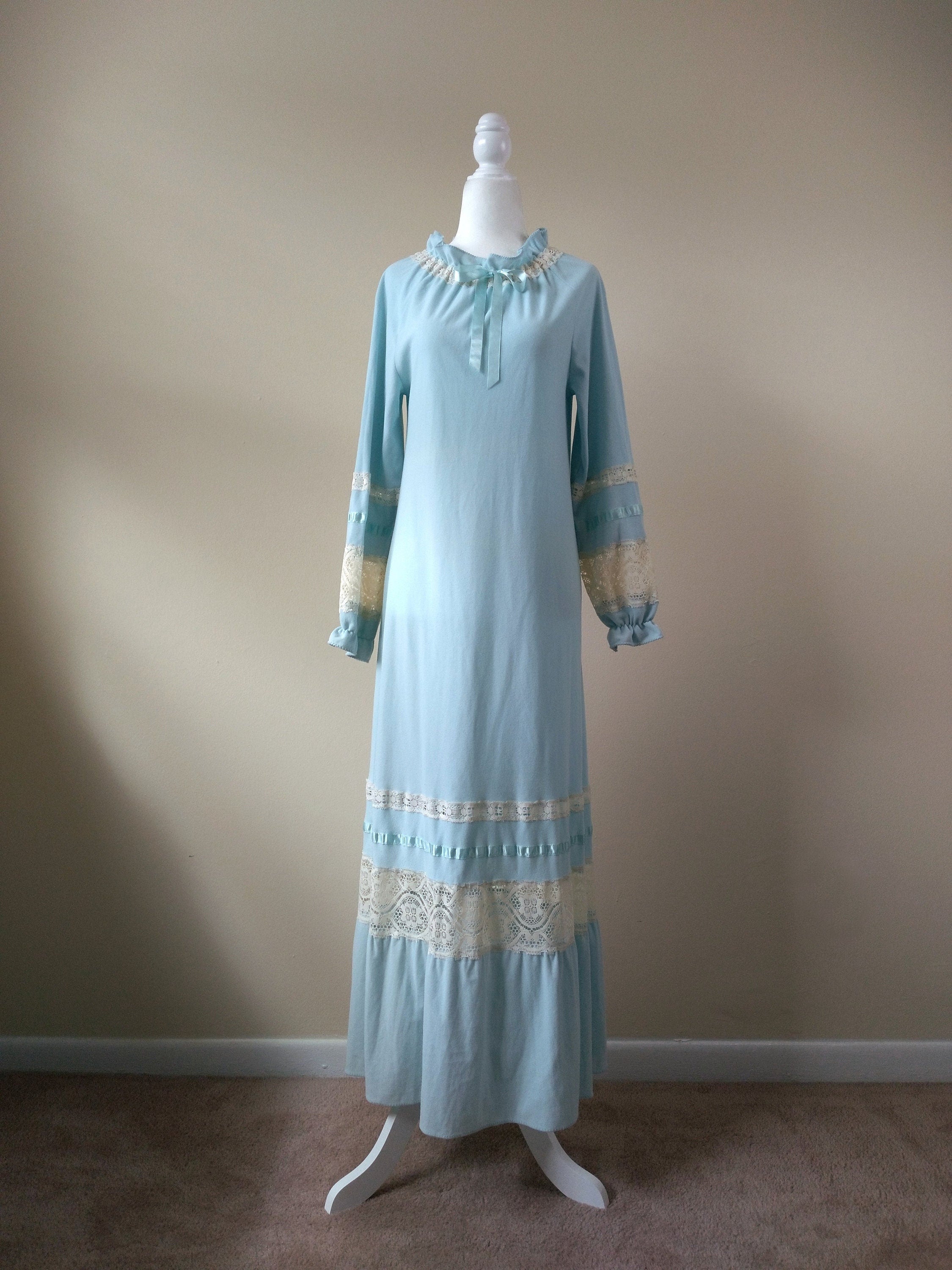 1960s Vintage Gossard Artemis Sky Blue Nightgown
